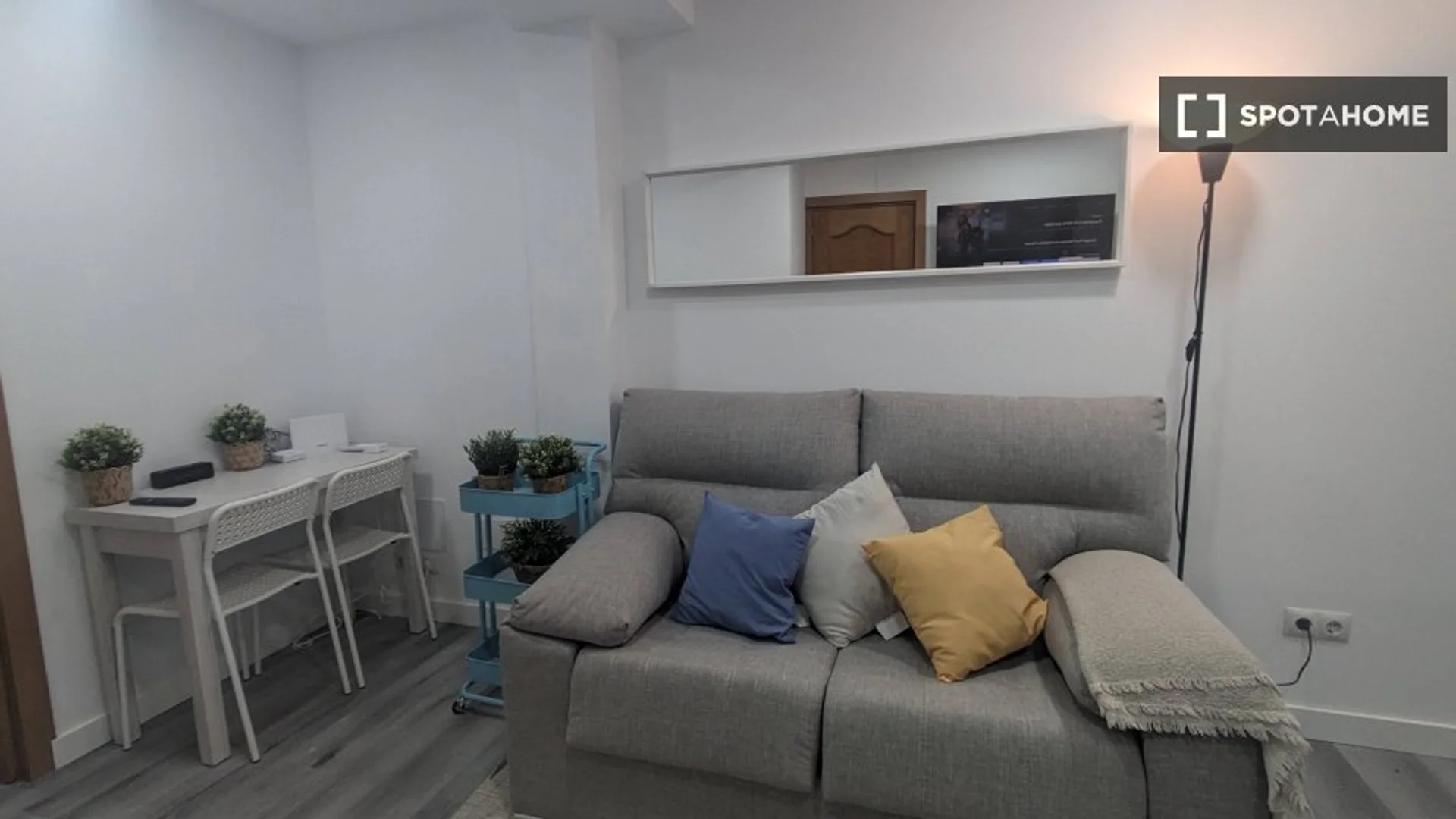  bölgesinde konforlu ve ferah öğrenci odası