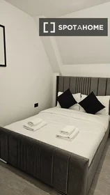 Entire apartment at April Street, image 14 of 16