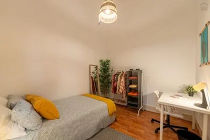 Private room at Campo de Ourique - Rua Almeida e Sousa, R/C Esq., image 14 of 15