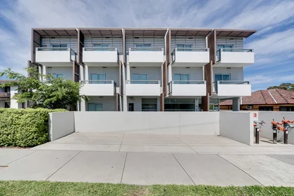 Alojamiento entero en residencia en 1728 Dandenong Rd, Clayton VIC 3168, Australia, imagen 15 de 17