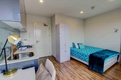 Alojamiento entero en 5 Dudley St, Caulfield East VIC 3145, Australia, imagen 1 de 10