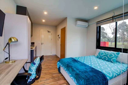 Alojamiento entero en 5 Dudley St, Caulfield East VIC 3145, Australia, imagen 1 de 10