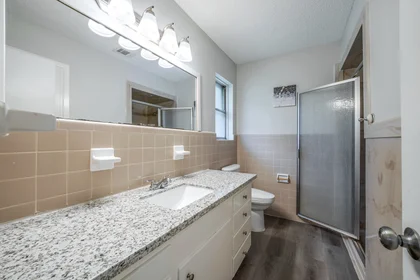 Appartamento intero in residence in Street, TX, Houston, United States, 77013, immagine 12 di 14