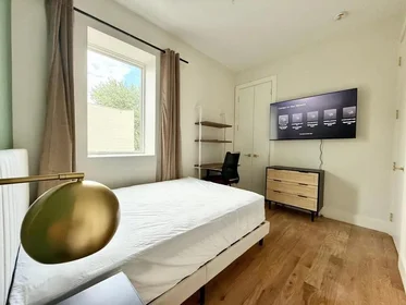 Appartamento intero in 980 Kent Avenue, 2A, Bedford-Stuyvesant, Brooklyn, NY, 11205, immagine 1 di 10