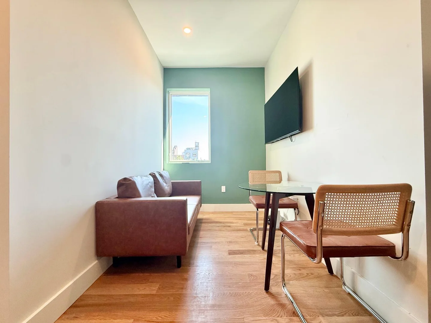 980 Kent Avenue, 2A, Bedford-Stuyvesant, Brooklyn, NY, 11205