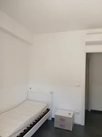 Stanza privata in Via Stalingrado, Navile, immagine 3 di 10