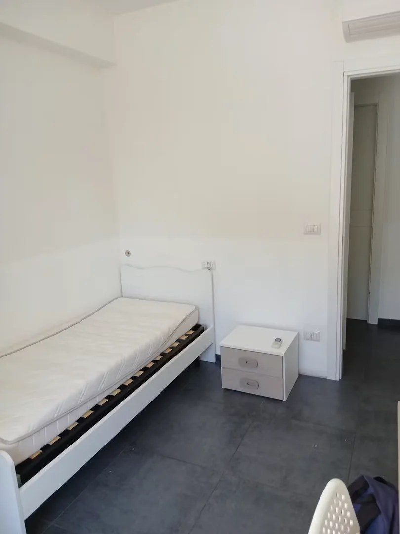 Camera per studenti economica vicino al campus a 