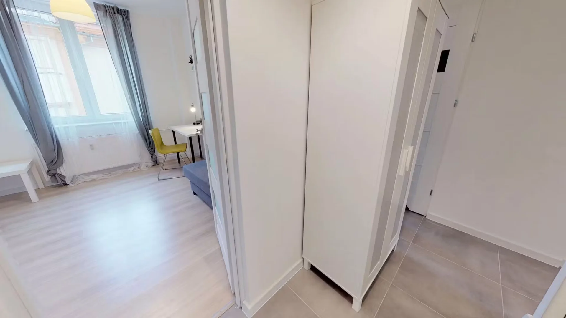 Habitación acogedora para estudiantes disponible en 
