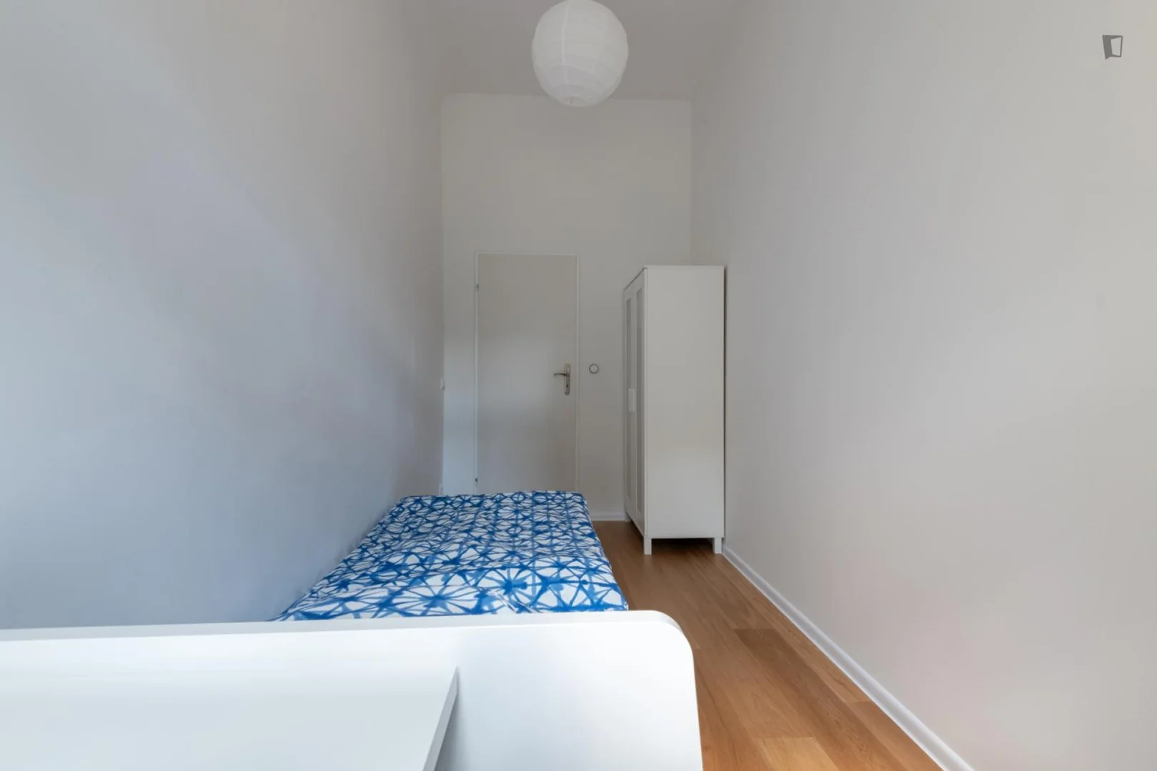 'da ders çalışmak için mükemmel olan fonksiyonel öğrenci odası
