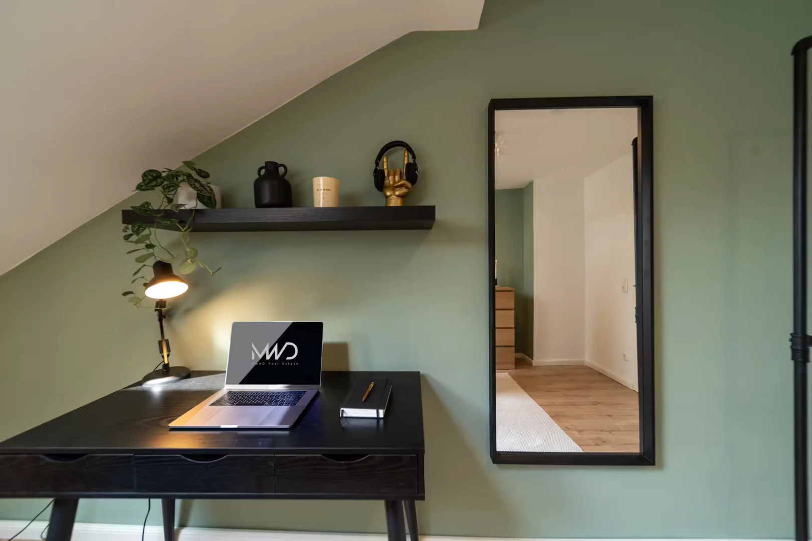 Student-friendly room in  with modern amenities