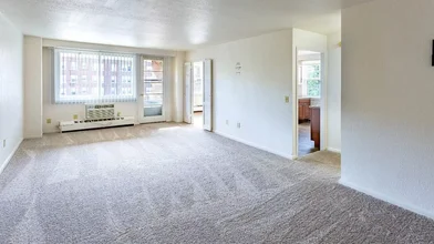Stanza privata in South Washington Avenue, immagine 14 di 23