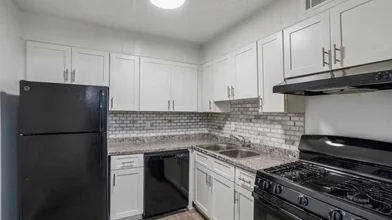 Quarto privado em Cascade Road, imagem 11 de 19