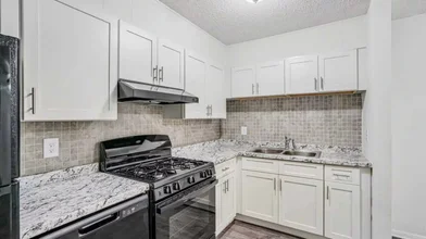 Quarto privado em Cascade Road, imagem 12 de 19