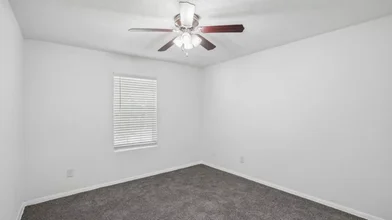 Quarto privado em Cascade Road, imagem 6 de 19