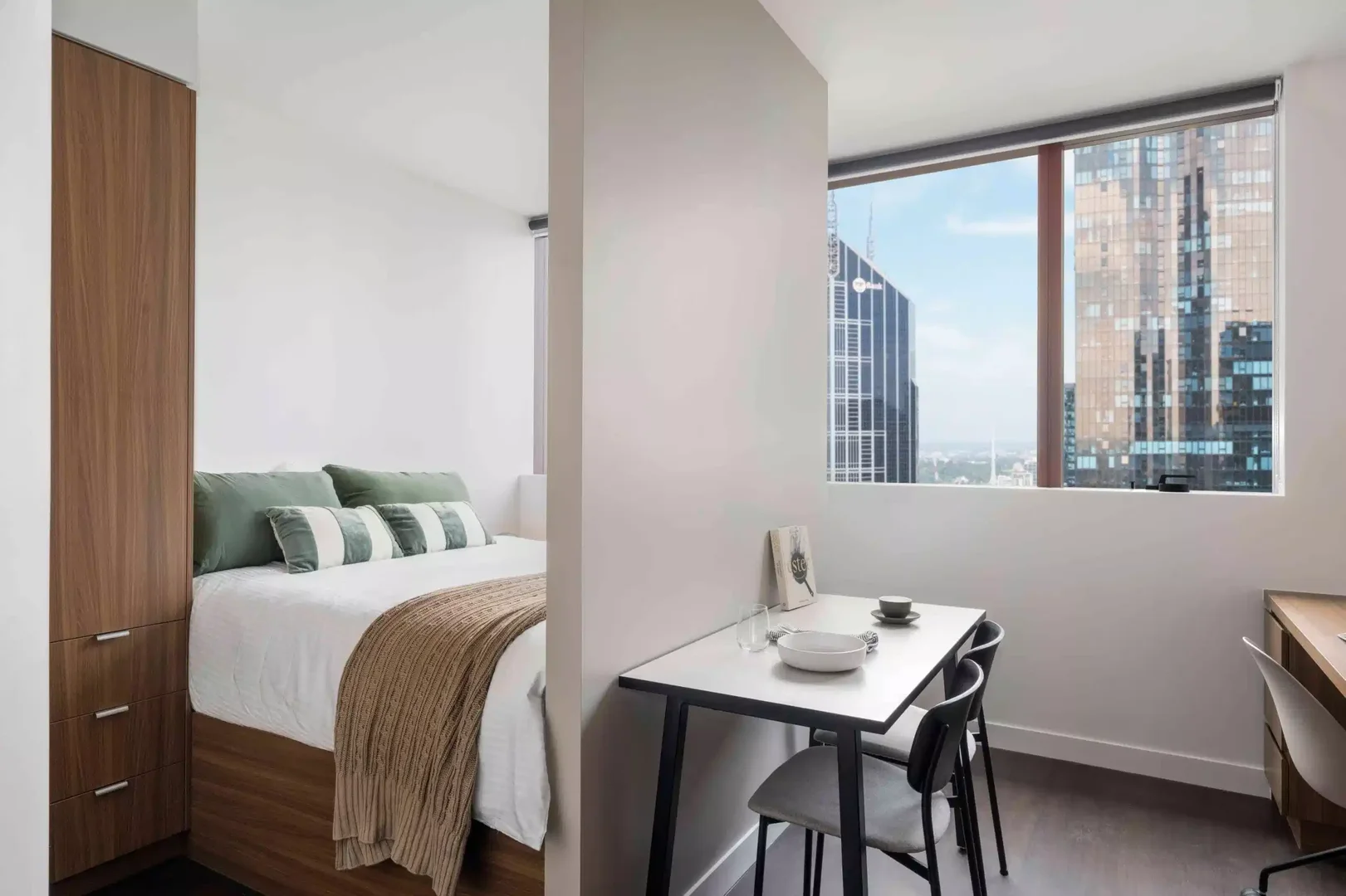 Room for rent in student apartment in , fully furnished