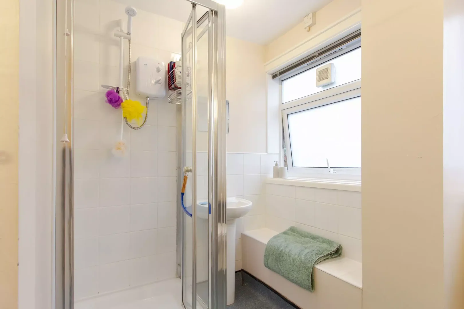 Chambre d'étudiant confortable et spacieuse dans