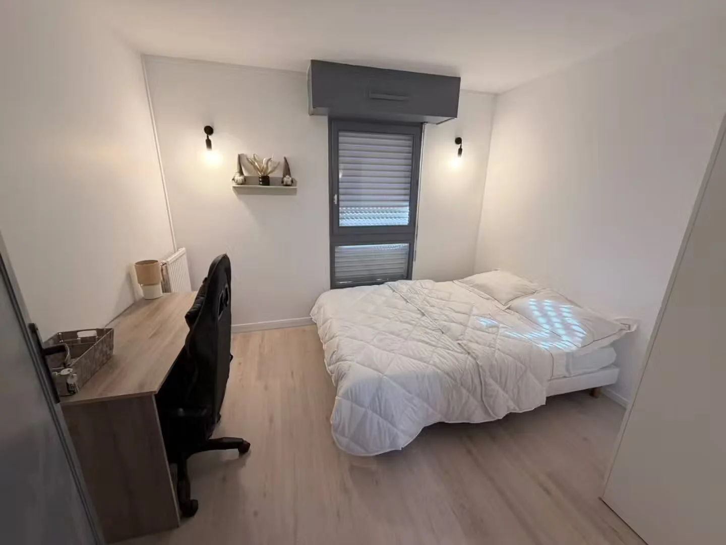 Habitación acogedora para estudiantes disponible en 