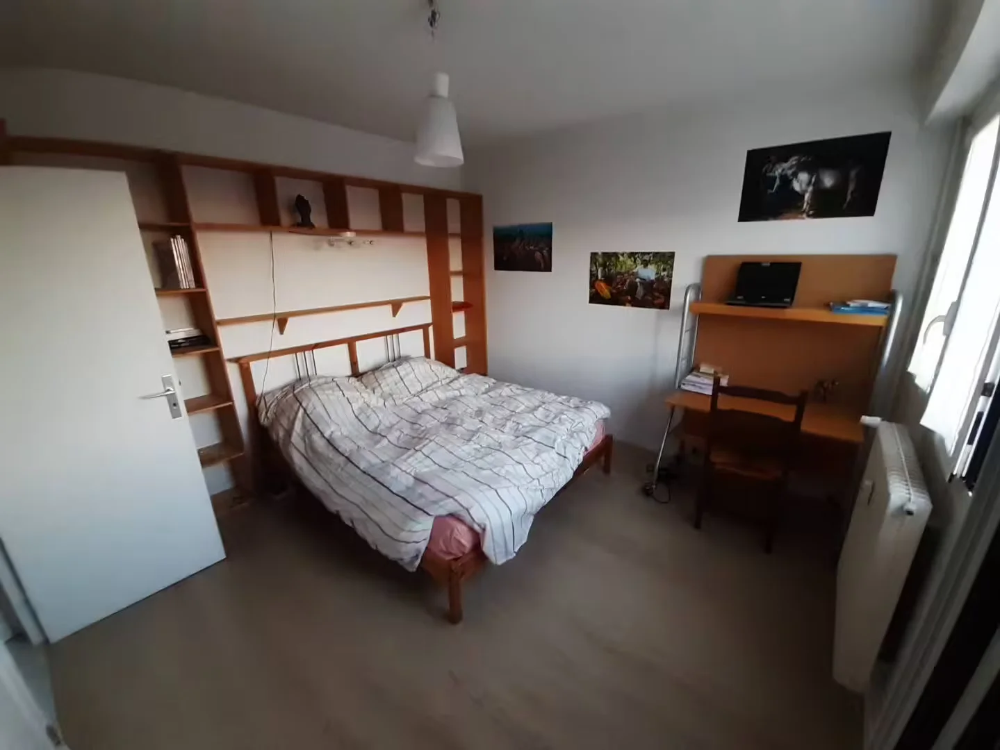 Quarto amigo do estudante em  com comodidades modernas