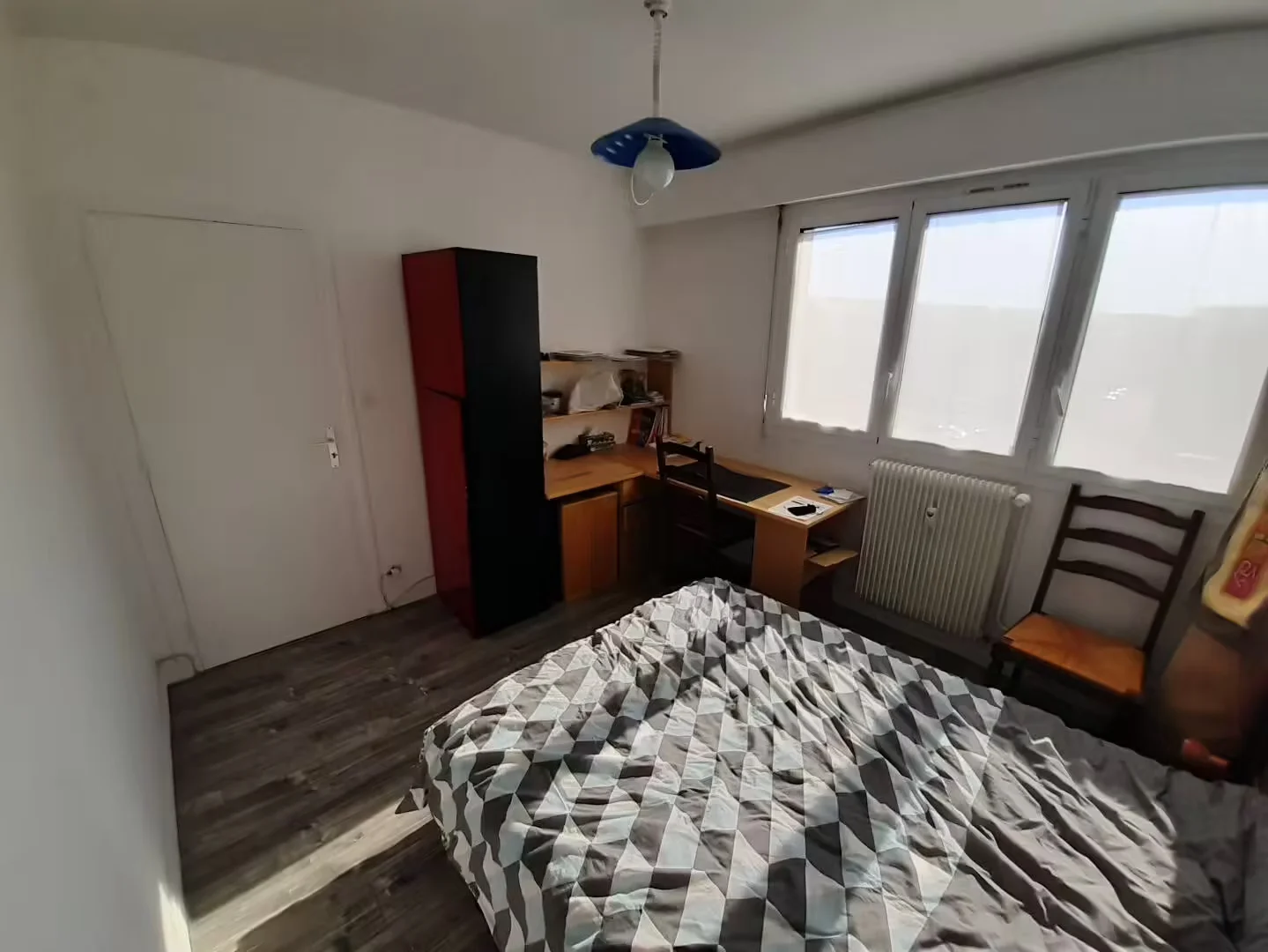 Quarto de estudante funcional perfeito para estudar em 