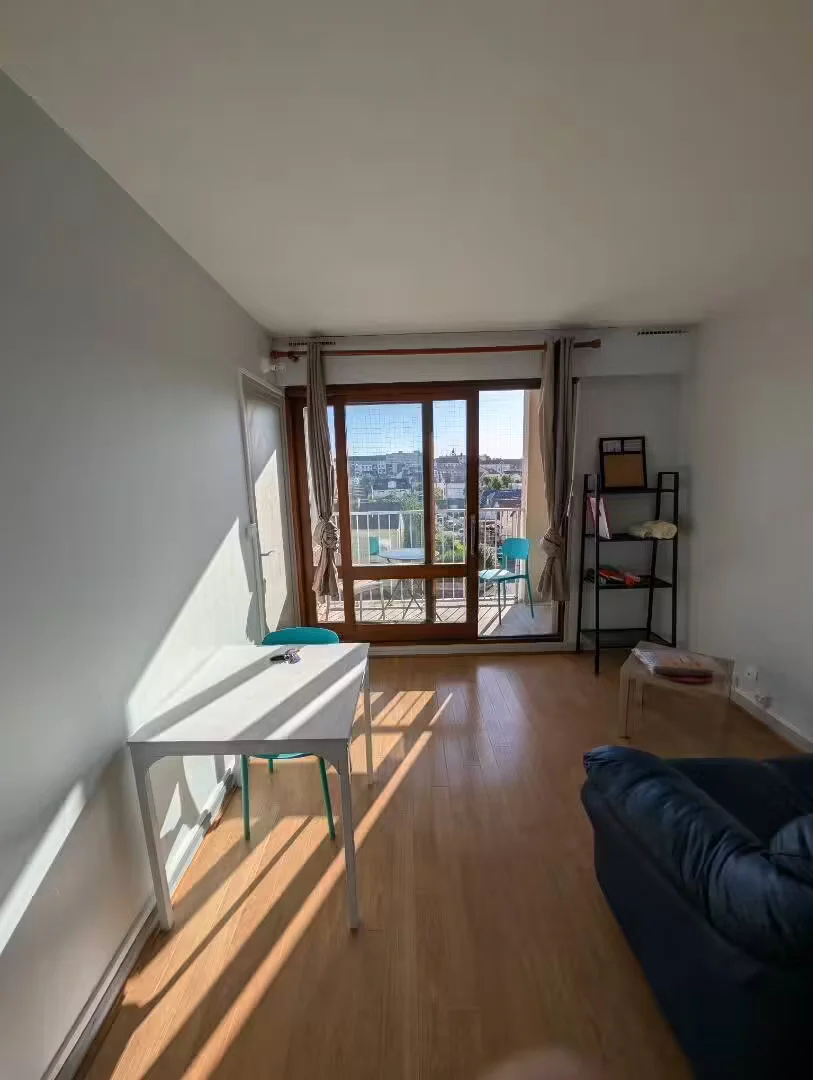 Student-friendly room in  with modern amenities