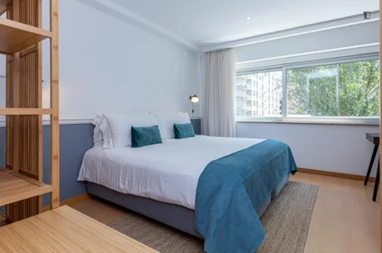 Apartamento inteiro em Rua de Costa Cabral, imagem 3 de 13