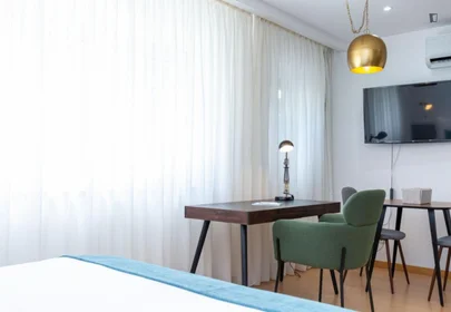Apartamento inteiro em Rua de Costa Cabral, imagem 4 de 13
