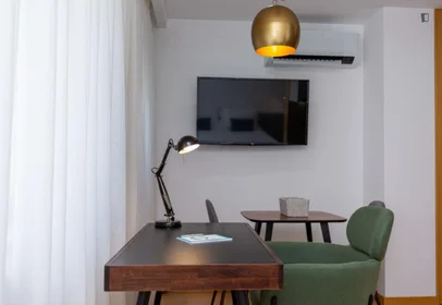 Apartamento inteiro em Rua de Costa Cabral, imagem 5 de 13