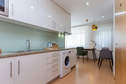 Apartamento inteiro em Rua de Costa Cabral, imagem 6 de 13