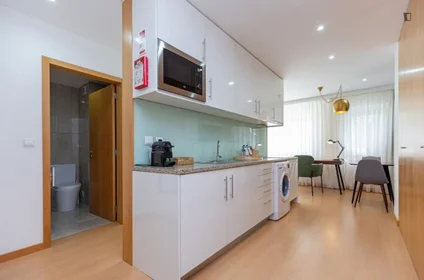 Apartamento inteiro em Rua de Costa Cabral, imagem 7 de 13