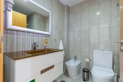 Apartamento inteiro em Rua de Costa Cabral, imagem 10 de 13