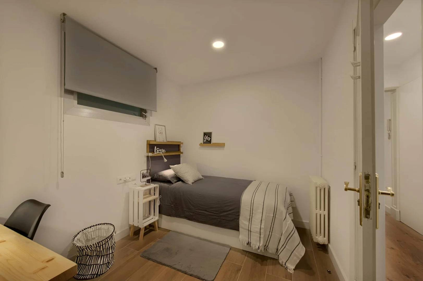 Habitación para estudiantes en  con área de estudio y facilidades compartidas