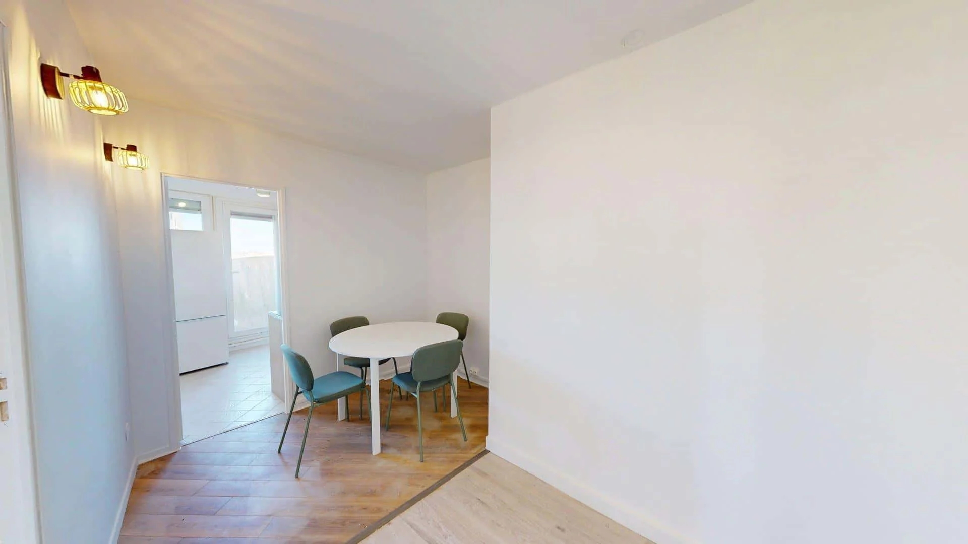 Comfortable and spacious student room in 
