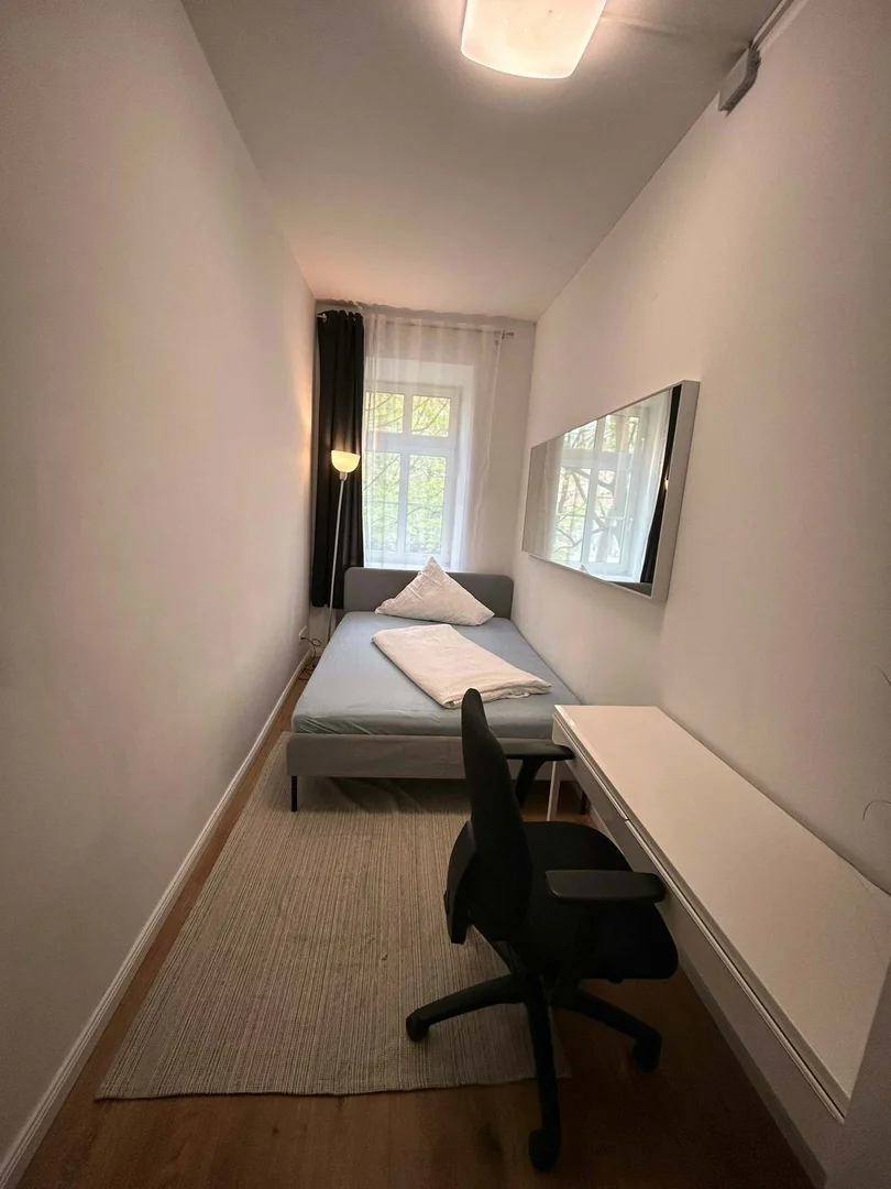 Quarto amigo do estudante em  com comodidades modernas