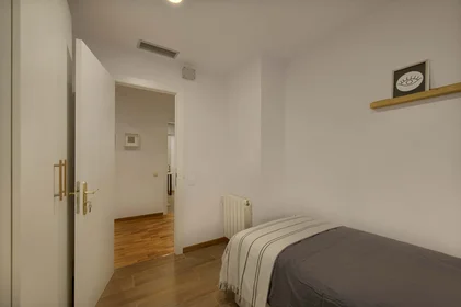 Habitación privada en C/ de Balmes, 08006 Barcelona, Spain, imagen 1 de 18