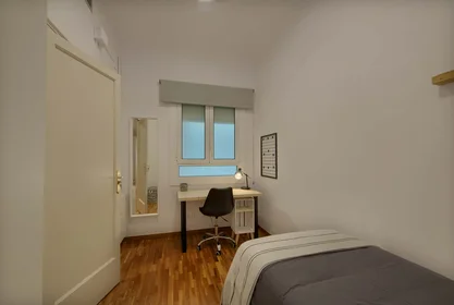 Habitación privada en C/ de Balmes, 08006 Barcelona, Spain, imagen 1 de 17