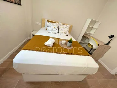 Chambre privée à Av. de Valladolid, 46020 València, Valencia, Spain, image 1 de 25