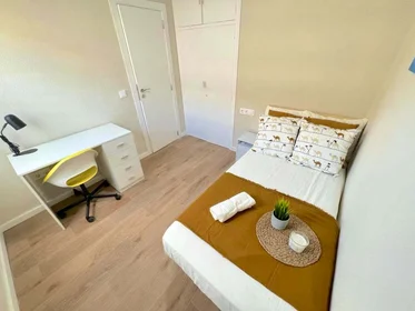 Chambre privée à Av. de Valladolid, 46020 València, Valencia, Spain, image 1 de 10