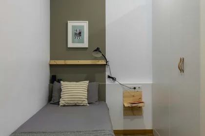 Stanza privata in C/ de Balmes, 08006 Barcelona, Spain, immagine 1 di 10