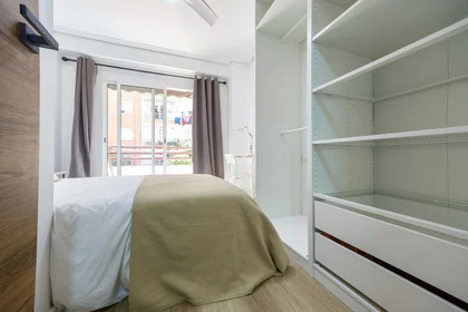 Privatzimmer in der Carrer del Duc de Mandas, Rascanya, 46019 València, Valencia, Spain, bild 1 von 20