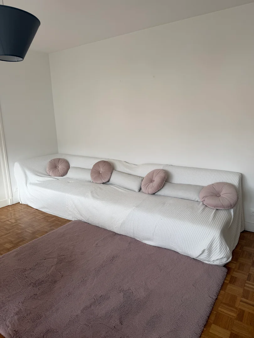 Chambre conviviale pour les étudiants dans  avec des équipements modernes
