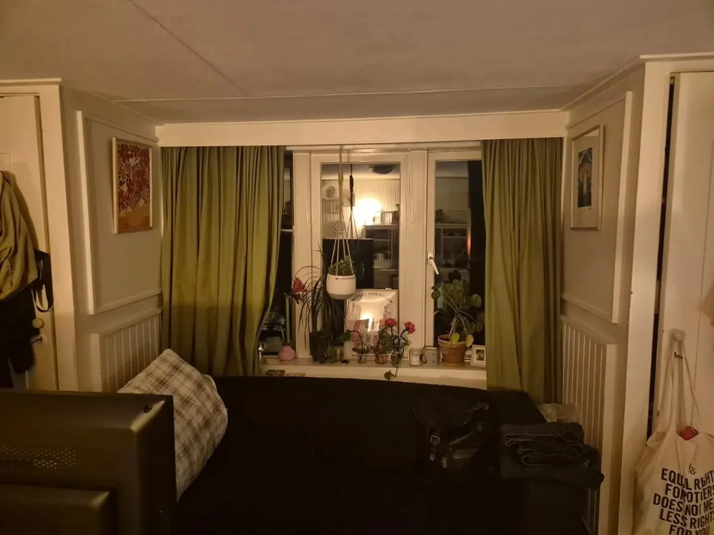 Functional student room perfect for studying in 