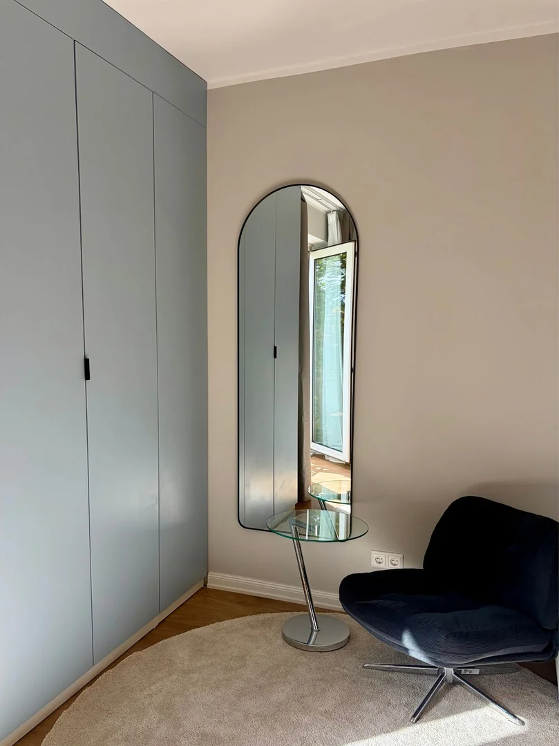 Quarto para alugar em apartamento de estudantes em , totalmente mobilado