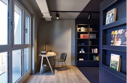 Entire apartment at Oeverseestraße, image 10 of 10
