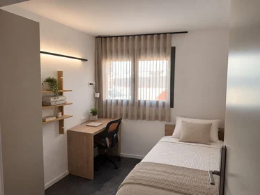 Private room at Carrer de García Lorca, image 10 of 23
