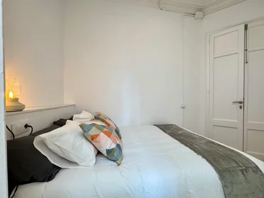 Stanza privata in Gran Via de les Corts Catalanes, Eixample, immagine 5 di 10