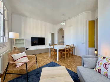 Stanza privata in Gran Via de les Corts Catalanes, Eixample, immagine 7 di 10