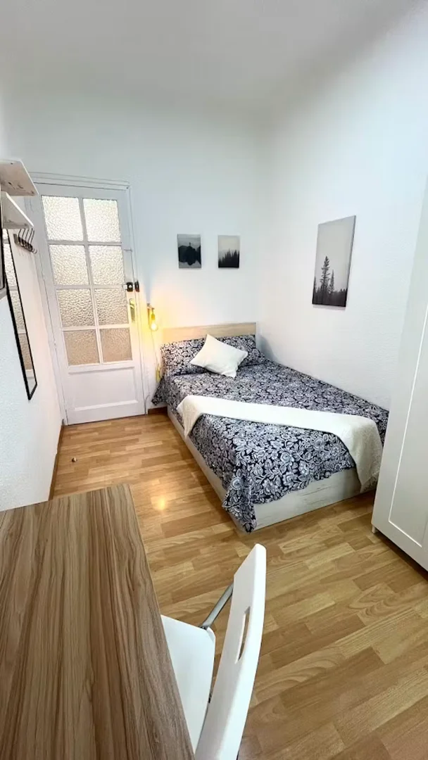 Studentenfreundliches Zimmer in mit modernen Annehmlichkeiten