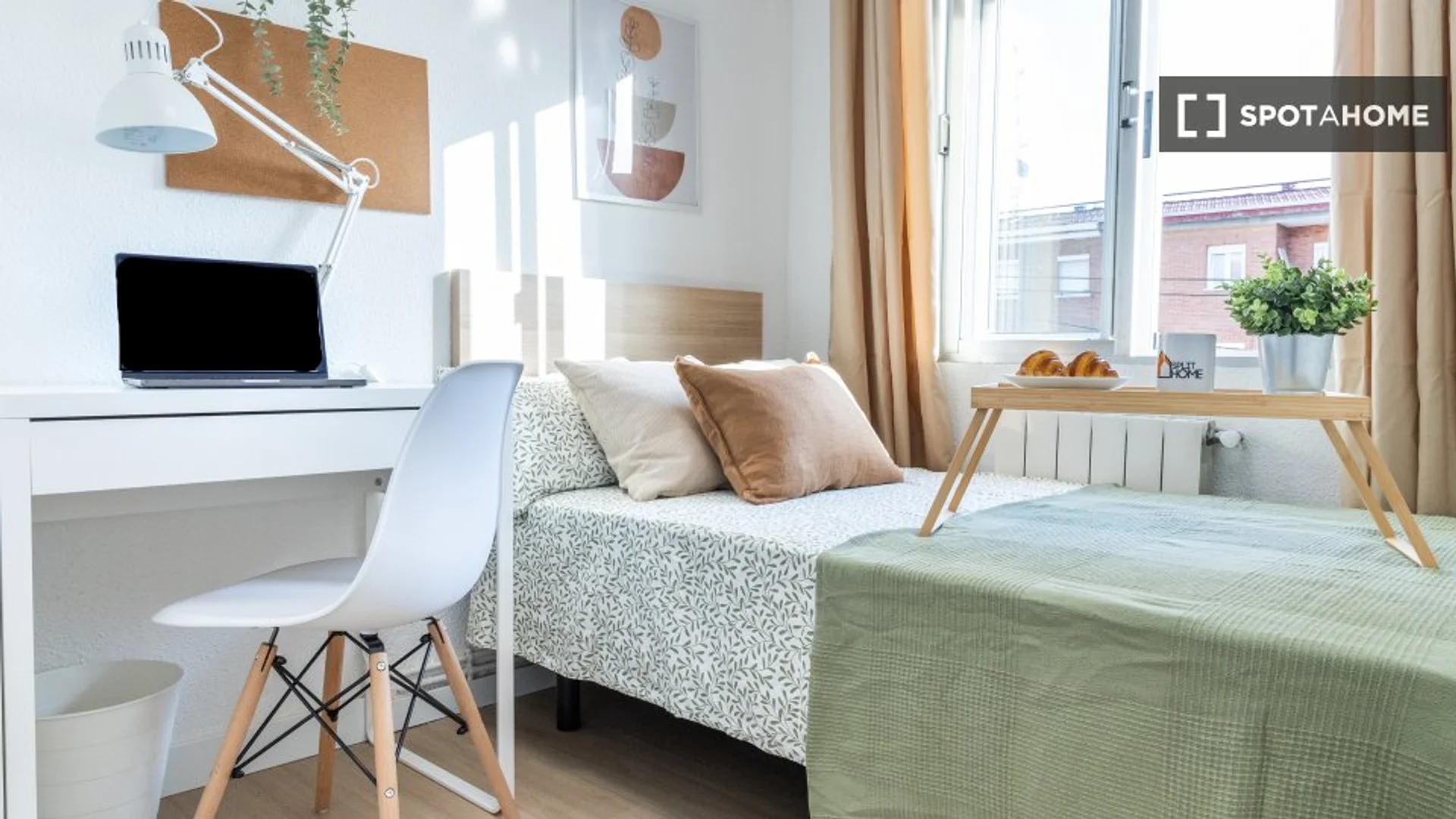 Chambre d'étudiant fonctionnelle parfaite pour étudier dans
