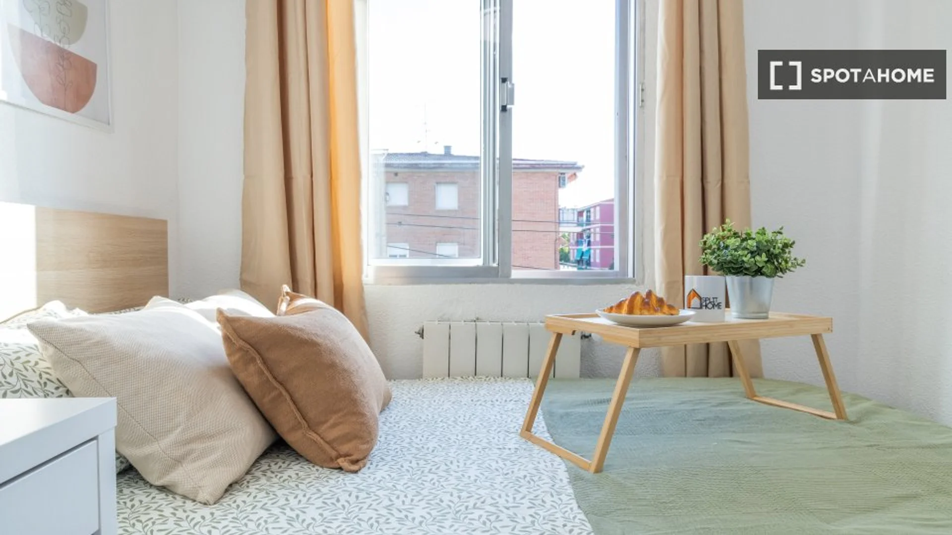 Funktionelles Studentenzimmer perfekt zum Studieren in 