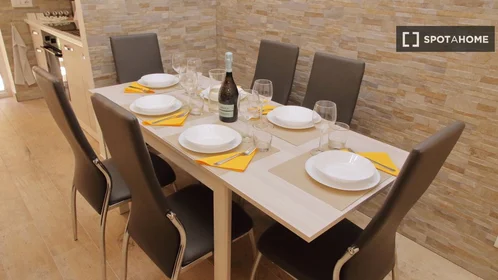 Entire apartment at Via Pescaglia, image 12 of 19